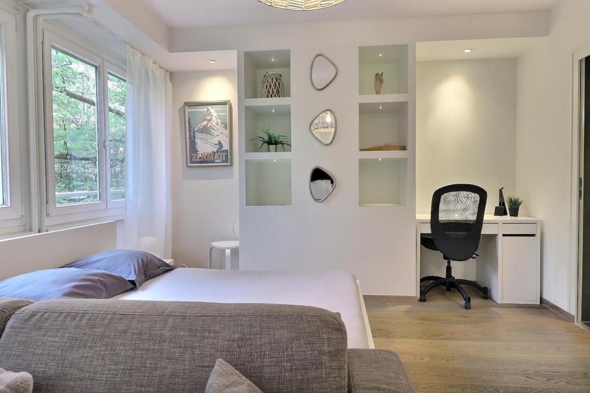 In Champel, 5min To Ceva