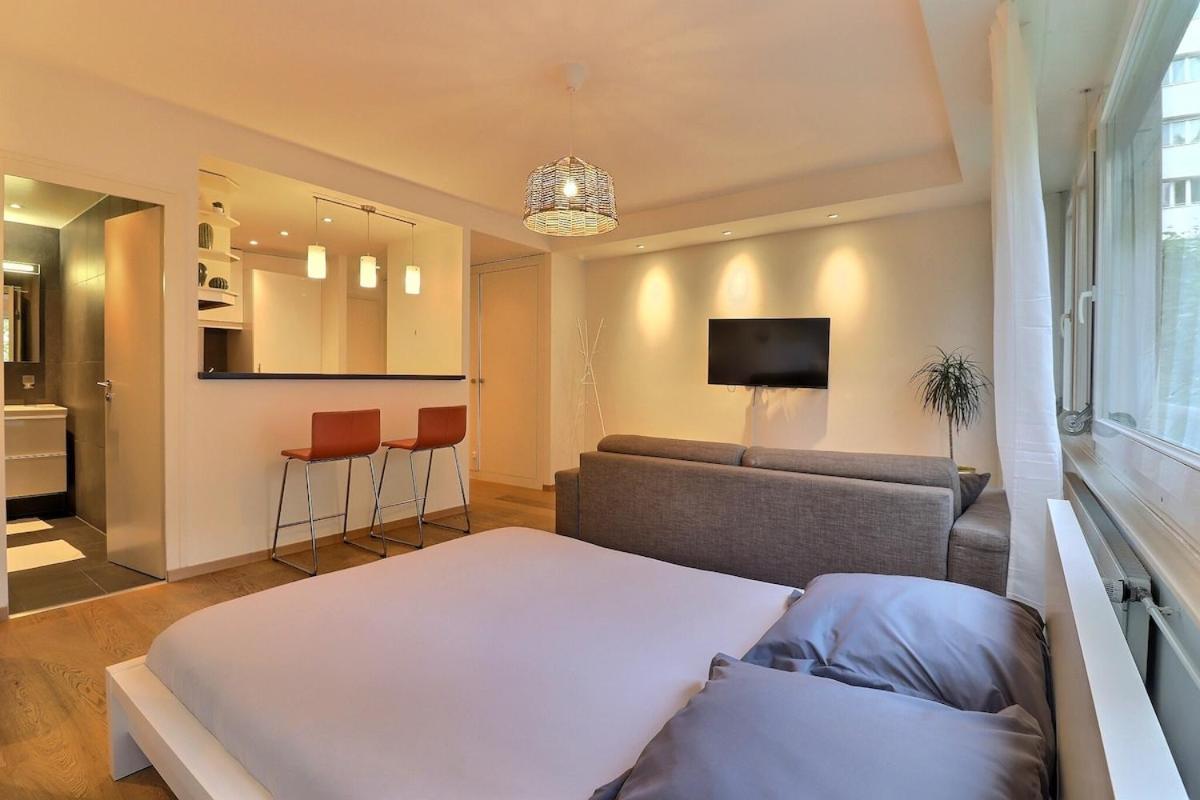 In Champel, 5min To Ceva Apartment *